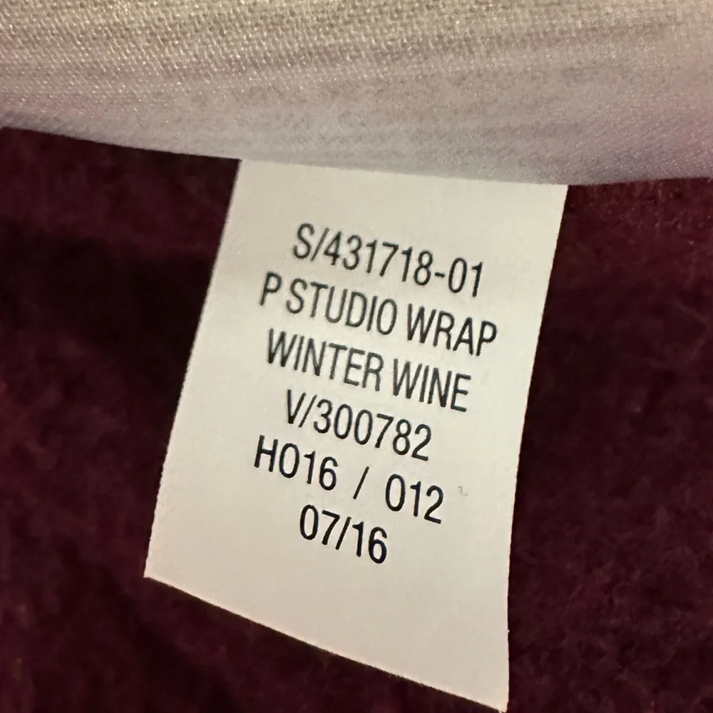 Old Navy Active Studio Wrap Jacket in Winter Wine Size XL 14 Regular Girls